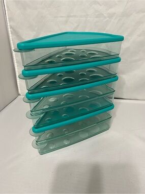 Tupperware Teal Stackable Pizza Storage